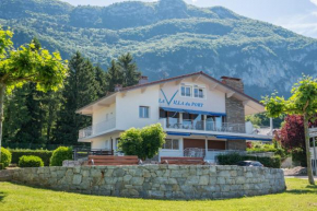 Гостиница La villa Du Port  Вейр'е-Дю-Лак